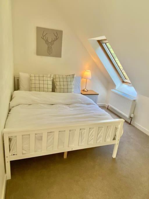 Charming 3/4 Bedroom Semi-Detached Cottage. Carberry Bagian luar foto