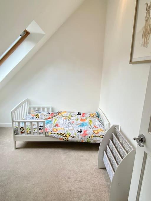 Charming 3/4 Bedroom Semi-Detached Cottage. Carberry Bagian luar foto